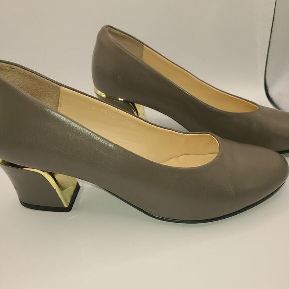 Cronica Leather Pumps with brass trim - Picture 1 of 10